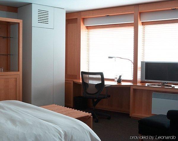 Hotel Alt Quartier Dix30 Броссар Номер фото